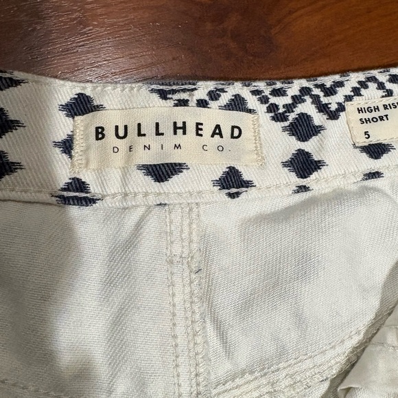 NWOT Bullhead denim co High Rise Shorts. Size 5. - Picture 5 of 9